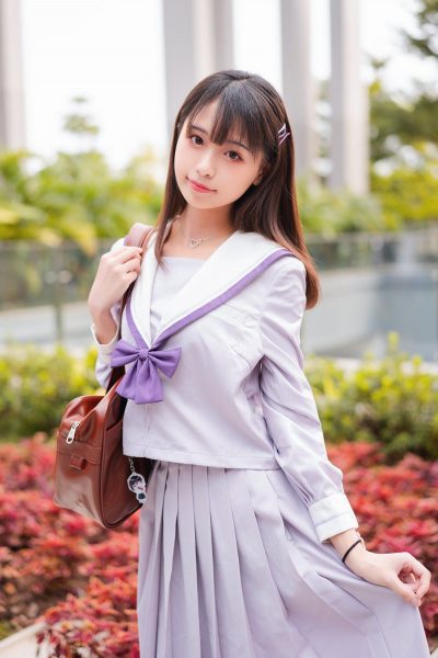 Ảnh gái Nhật xinh đẹp đeo túi