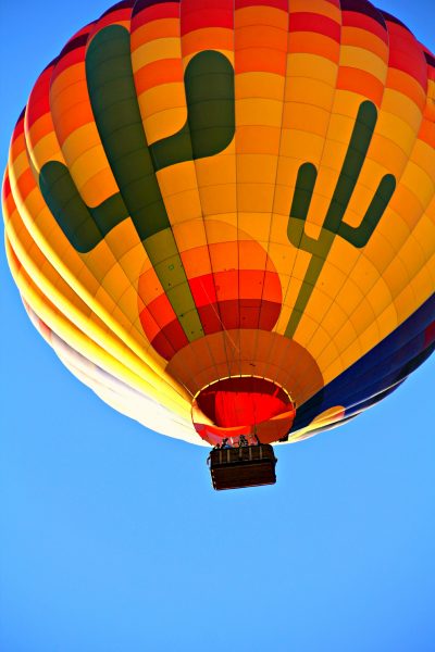 Heißluftballon-Kaktus-Foto