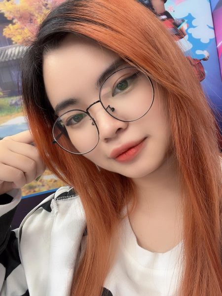 Hình ảnh Kamui bên cửa sổ