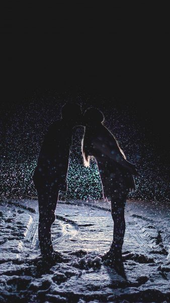 Hình avatar cặp đen hôn nhau dưới tuyết