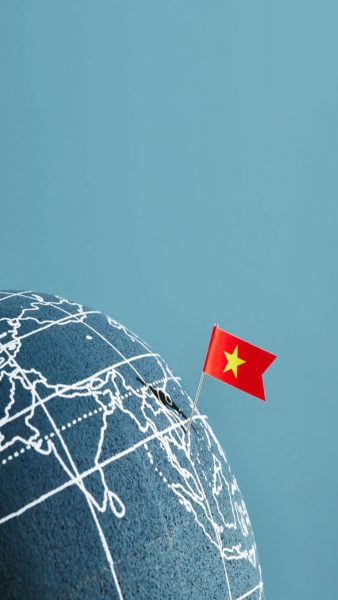 hình nền cờ Việt Nam nằm trên quả địa cầu