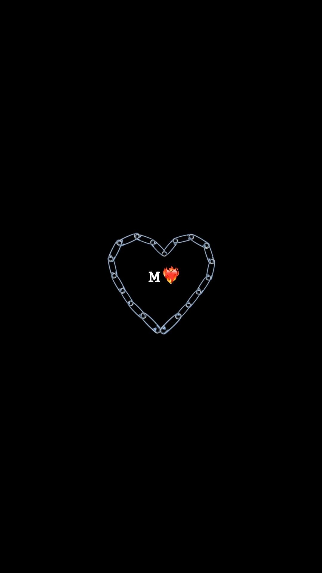 Sự kết hợp giữa hình nền đen và trái tim đỏ sáng ngời sẽ mang lại cho bạn cảm giác đầy mê hoặc và cảm thấy yêu thương được thể hiện đầy đủ.