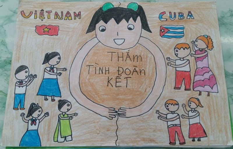 Vẽ tranh tình hữu nghị Việt Nam và Cuba thắm tình đoàn kết