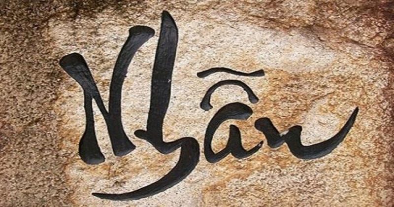 ảnh chữ nhẫn trên đá