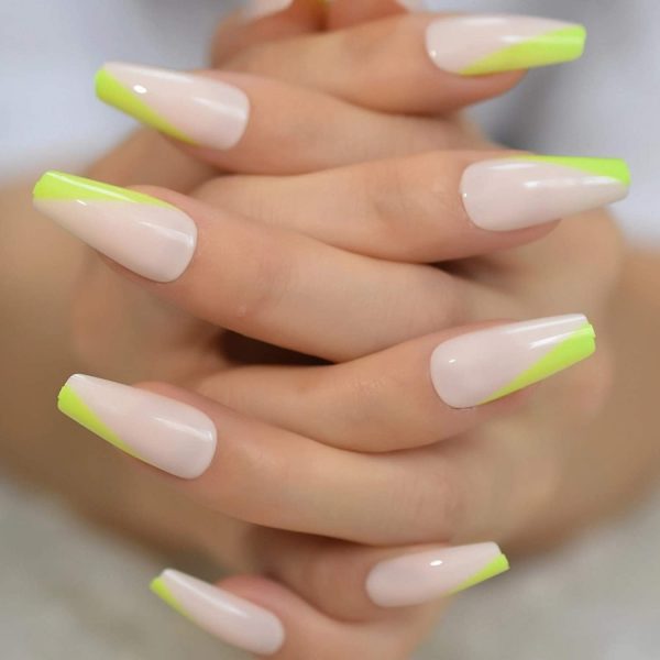 Ảnh mẫu nail màu trắng pastel phối xanh