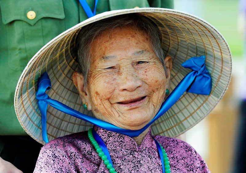 ảnh mẹ già ảnh người mẹ già giản dị