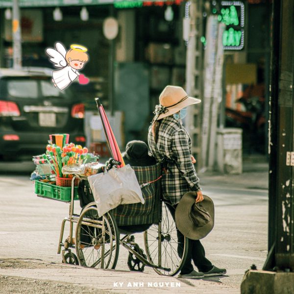 ảnh mẹ già bán hàng rong