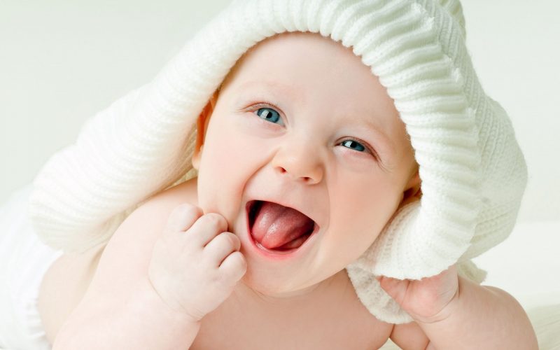 Hình ảnh baby cười trong sáng