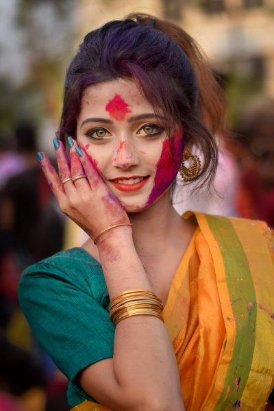 hình ảnh gái Ấn Độ ở lễ hội bột màu