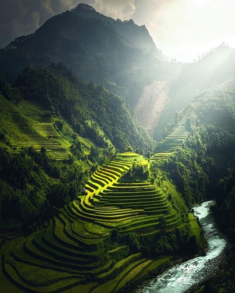 Bilder von vietnamesischen Dörfern mit majestätischen Terrassen