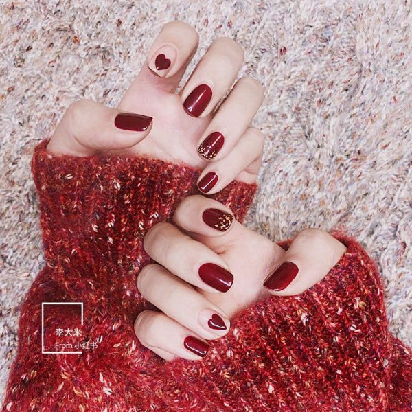 Hình ảnh mẫu nail màu đỏ đậm quyến rũ nhất