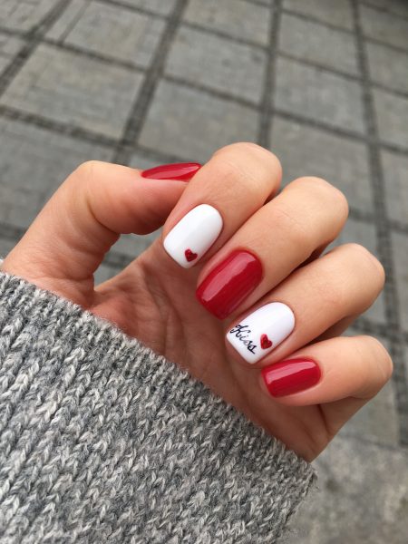 Hình ảnh mẫu nail màu đỏ phối trắng trẻ trung