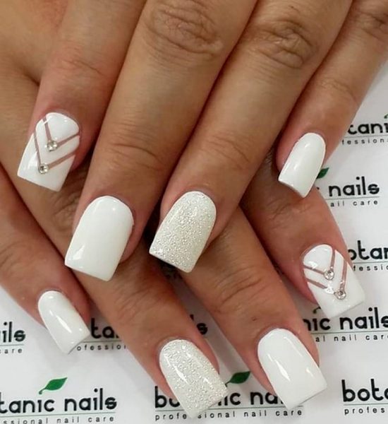 Hình mẫu nail màu trắng diện tết