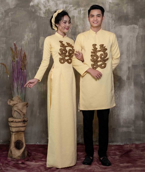 Mẫu áo dài cưới cách tân hai vợ chồng