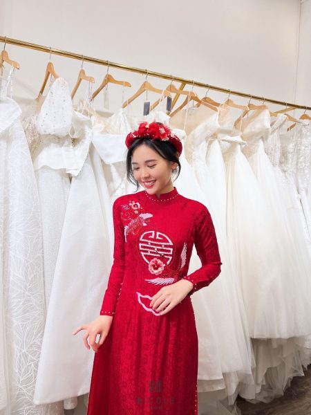 Mẫu áo dài cưới đỏ có chữ hỷ