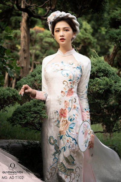 Mẫu áo dài cưới trắng thêu hoa