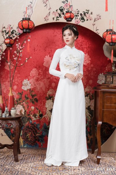 Mẫu áo dài cưới trắng thêu hoa ngực