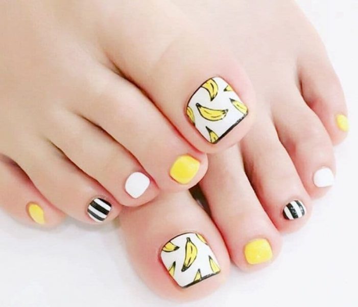 Mẫu nail chân đẹp họa tiết chuối