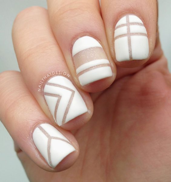 Mẫu nail Hàn Quốc kẻ sọc nâu trắng