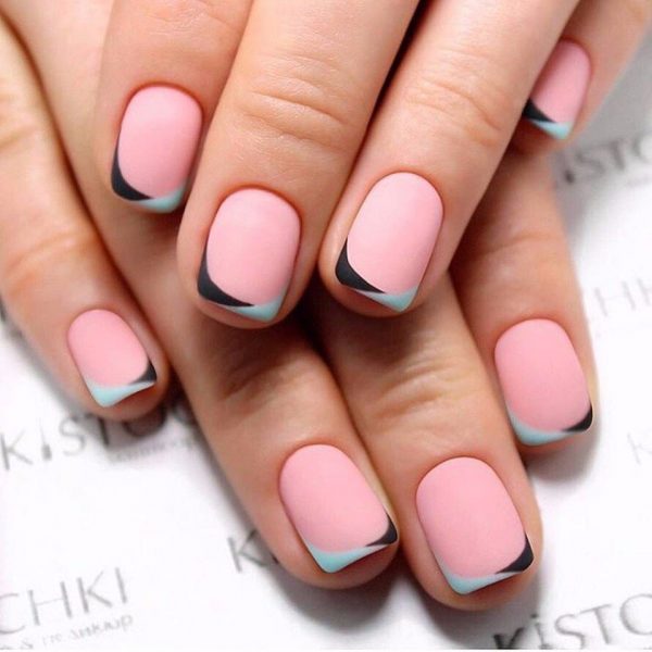 Mẫu nail Hàn Quốc màu son môi viền móng