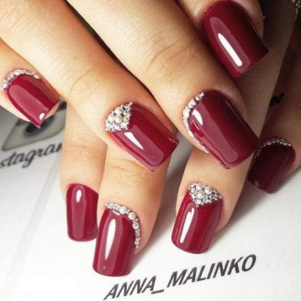 Mẫu nail màu đỏ cherry