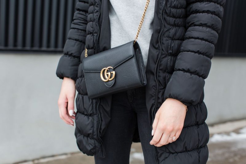 Mẫu túi xách Gucci đen đơn giản