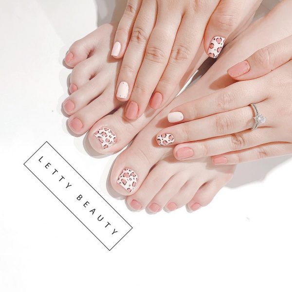 Những mẫu nail chân đẹp nhẹ nhàng 2022