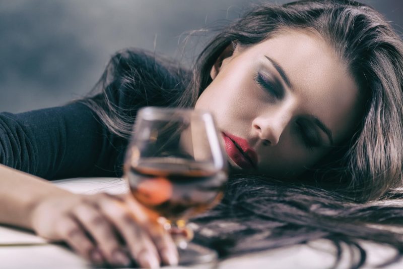 ảnh nhậu buồn về tình yêu