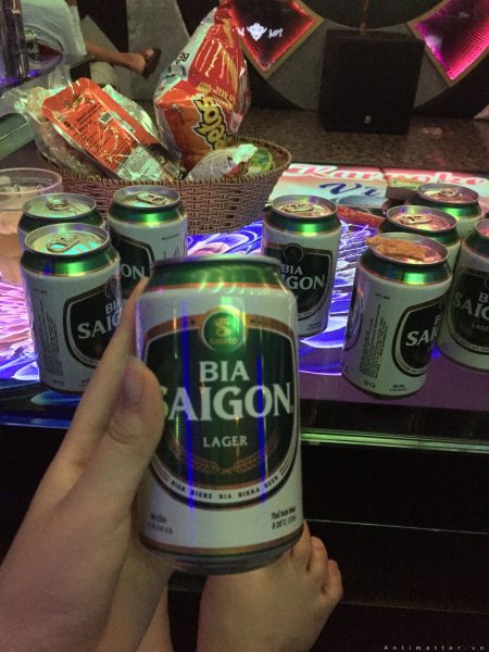 hình nhậu trong karaoke