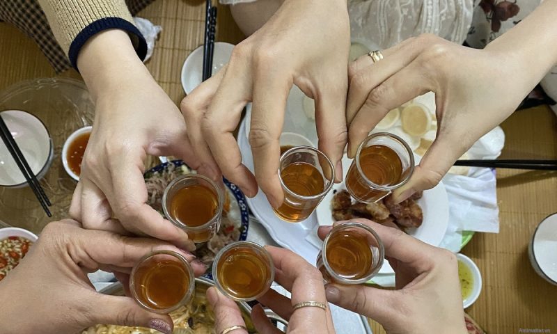 Hình ảnh nhậu rượu